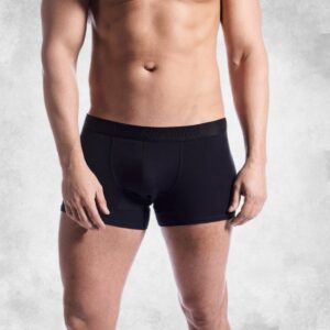 męskie majtki na bąki czarne na modelu, przód